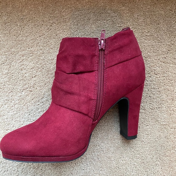 Fergalicious Berry Heeled Boots - Picture 4 of 6